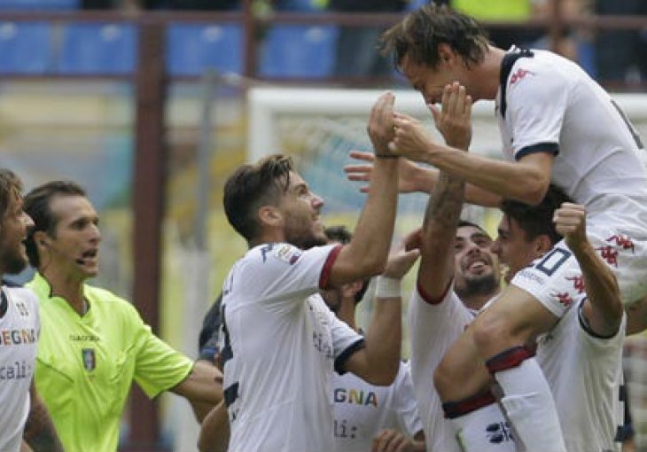 Zemanlandia: Formacija Cagliarija 0-2-8!