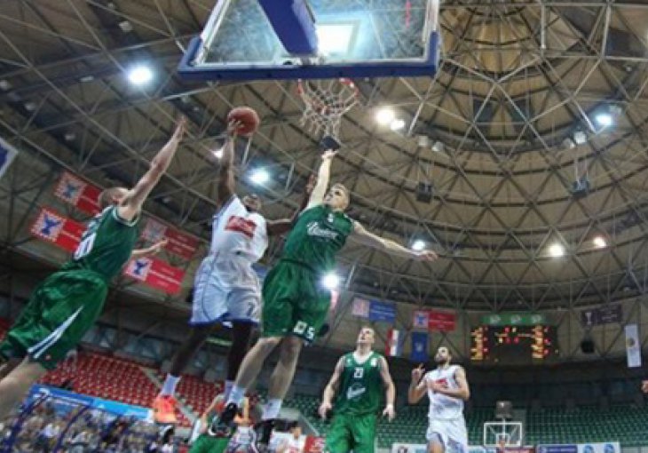 Olimpija bolja od Cibone na otvaranju sezone ABA lige