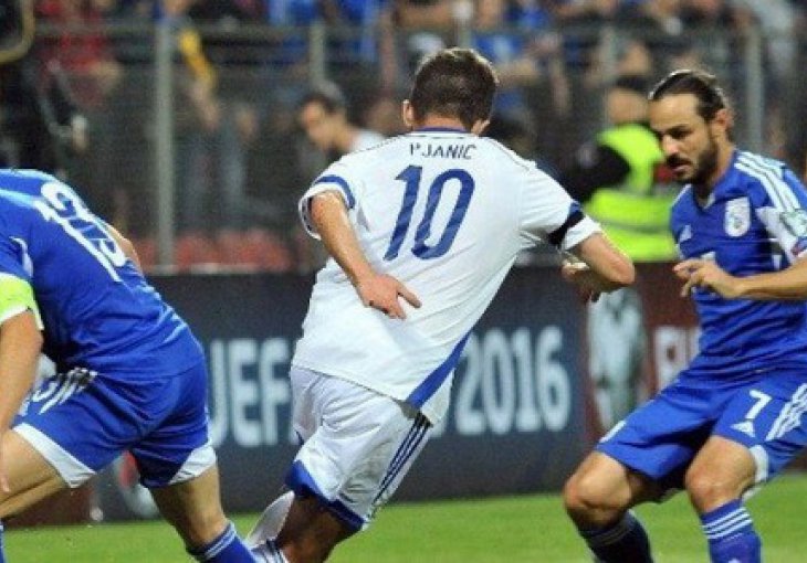 Džeko i Pjanić stigli u Zenicu, Spahića još uvijek nema