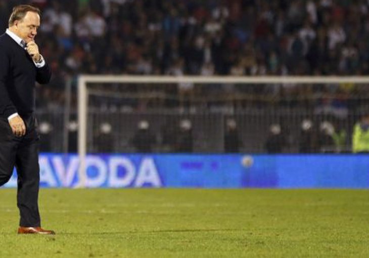 Advocaat o dronu: To je provokacija koja zadire u osjećanja srpskog naroda