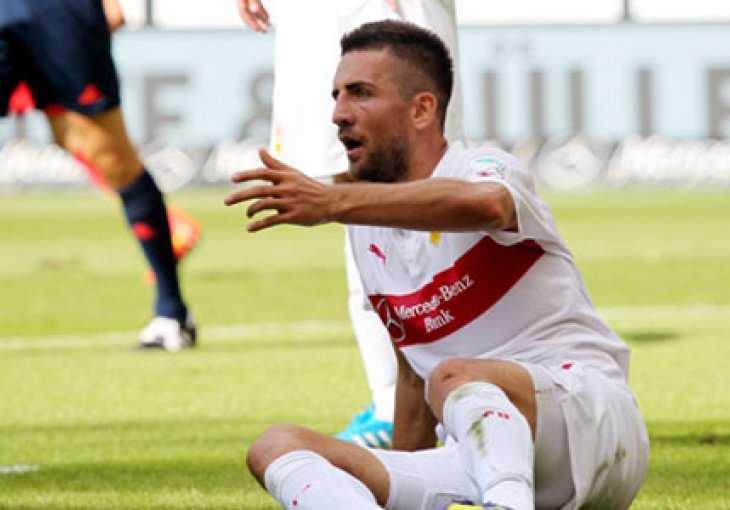 Potvđeno: Ibišević duže van terena, velike glavobolje za Sušića