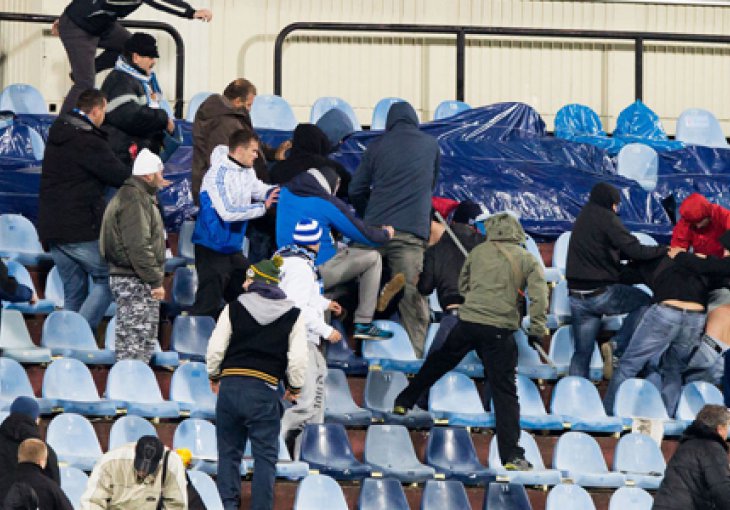 UEFA kaznila Slovan i Spartu
