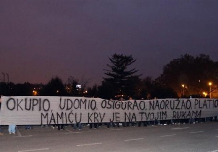 Bad Blue Boysi se okupili ispred Maksimira i poslali poruku Mamiću