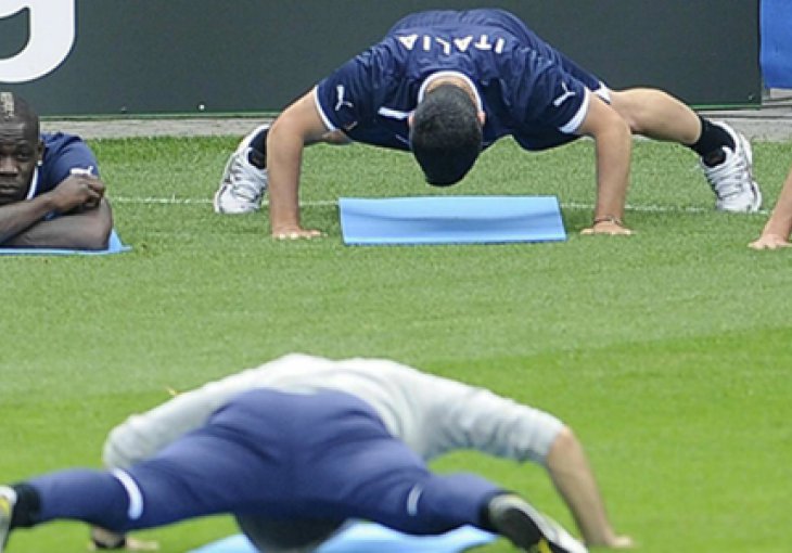 Balotelli ne igra protiv Hrvatske, zbog povrede se vratio u Englesku