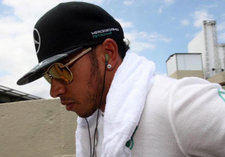 Hamilton najbrži na prvom treningu u Abu Dabiju
