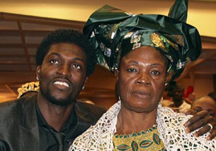 Adebayor optužio majku da baca crnu magiju na njega