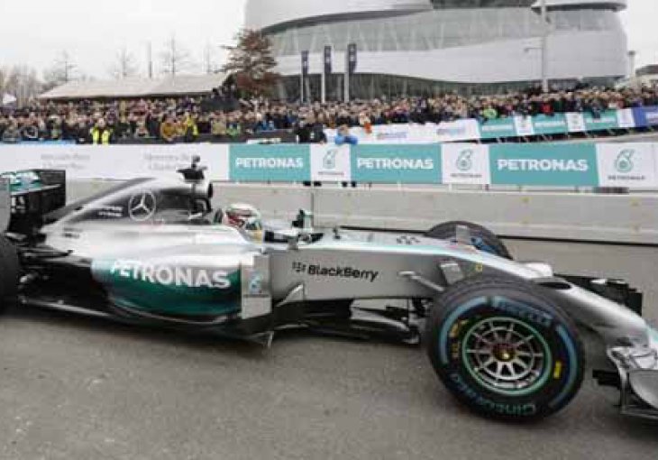 Hiljade navijača proslavilo uspjeh Mercedesa u Formuli 1