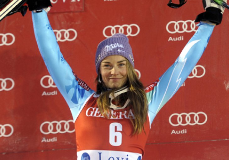 Tina Maze pobjednica prvog spusta u Lake Louisu