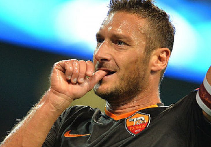 Kakav otac takav sin: Cristian Totti zabio protiv Lazija