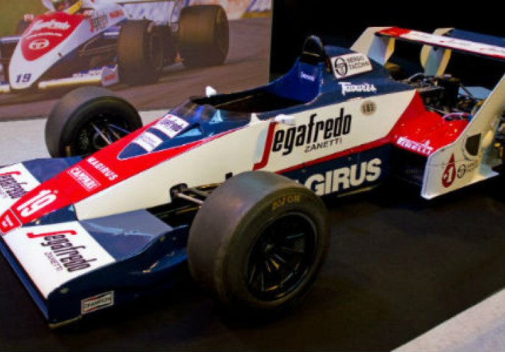 Prodaje se prvi Sennin F1 bolid