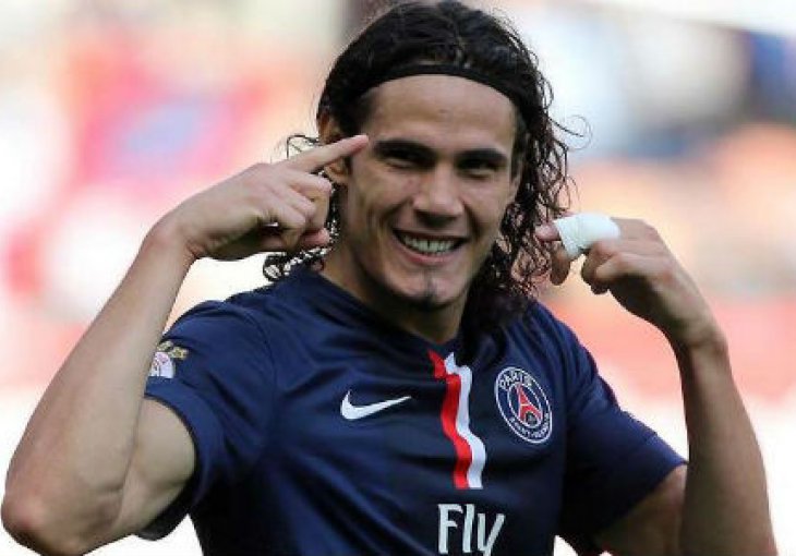 Cavani 'poludio' na novinara i izderao se
