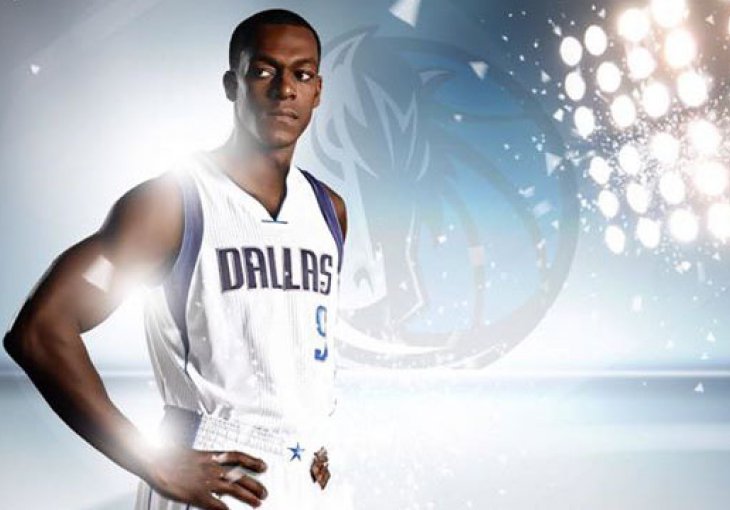 Rondo i zvanično u Dallas Mavericksima