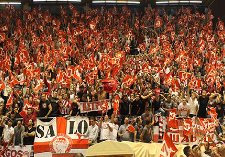 Navijači Crvene Zvezde ne biraju način da pokažu svoju ljubav