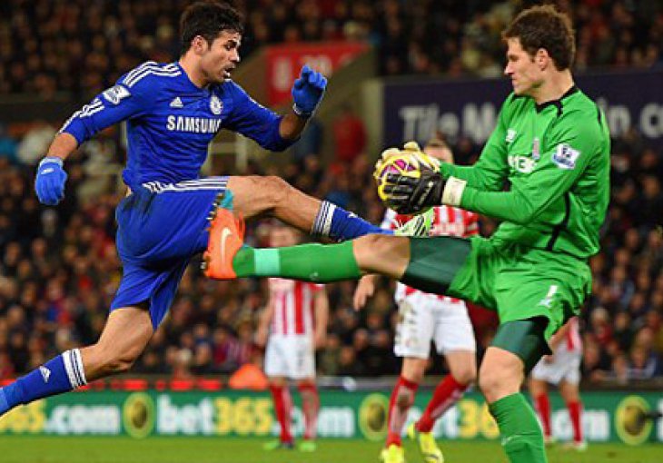 Chelsea rutinski protiv Stokea, Terry i Fabregas matirali Begovića