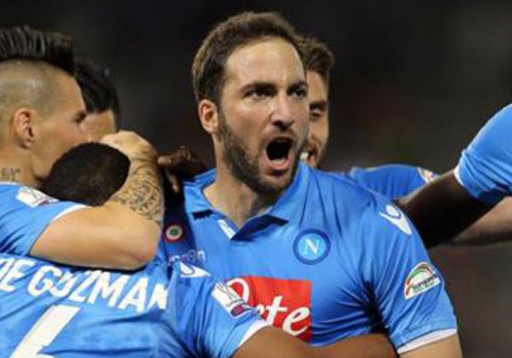 Napulj slavi, Juventus profulao tri meč lopte sa bijele tačke