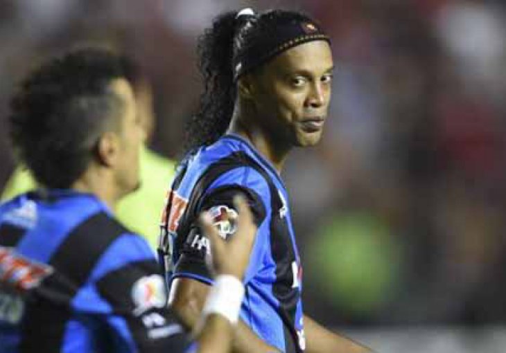 Ronaldinho se pojavio u klubu
