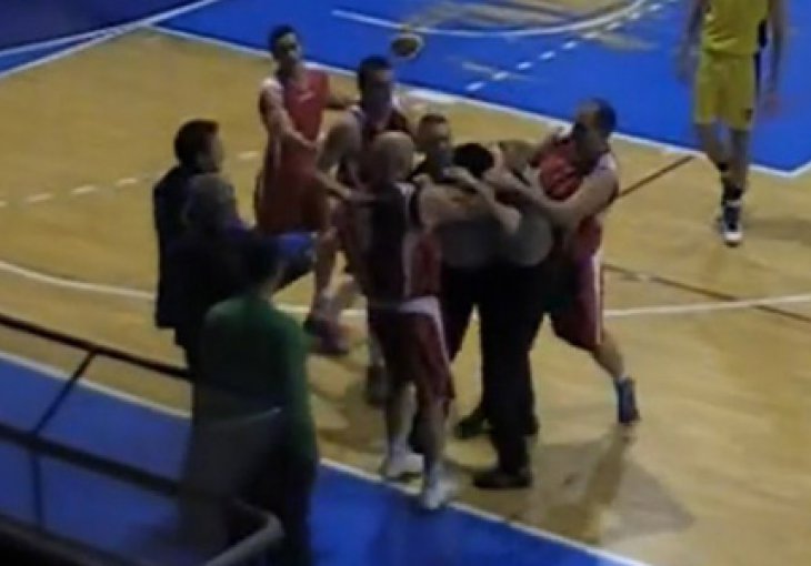 Košarkaši Bora pretukli sudiju u Nišu