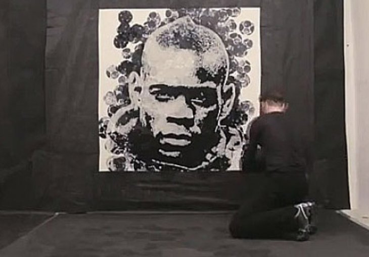 Da li ste vidjeli Balotellija nacrtanog fudbalskom loptom?