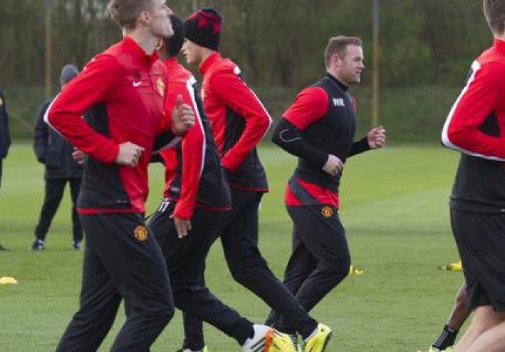 Po prvi put ove sezone Manchester United je kompletan