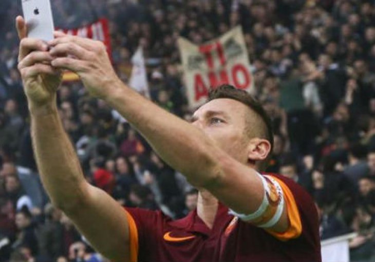 Rimski derbi bez pobjednika, Totti proslavio gol uz selfie