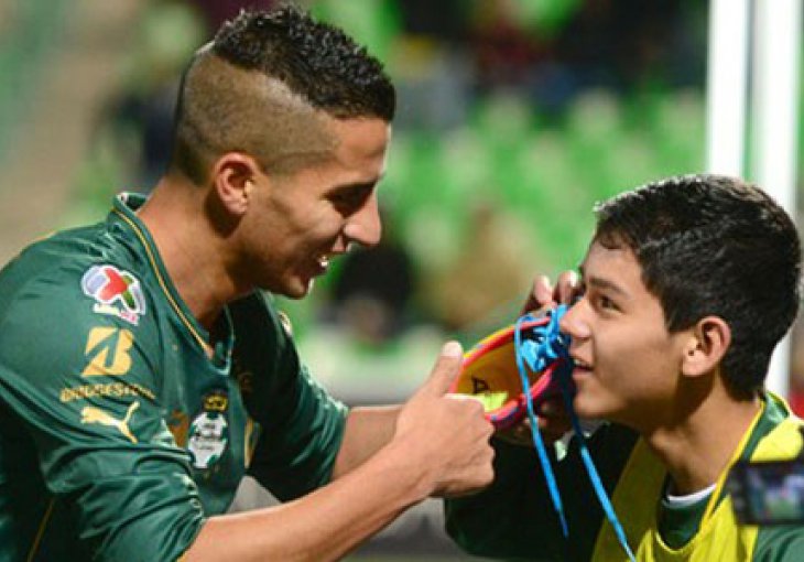 Meksikanac na bizaran način proslavio gol, ali nije jedini