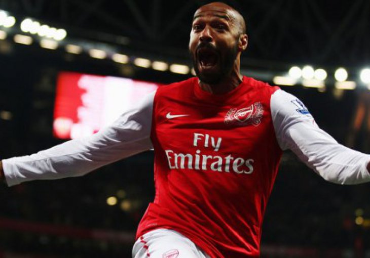 Wenger podučava Thierry Henrya 