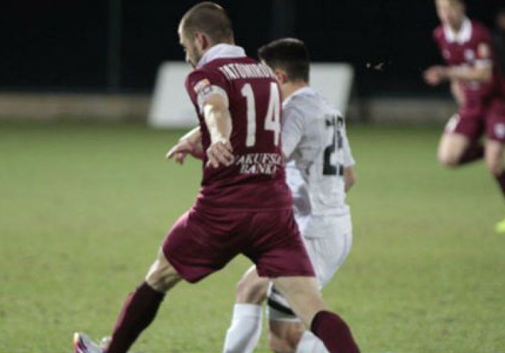Bordo tim opet slavio, Benko strijelac, povreda Cimirota