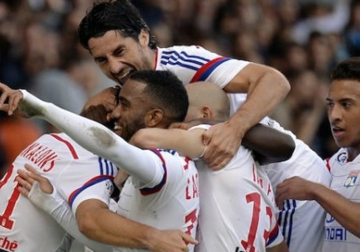 Lyonova petarda u Montpellieru, Lacazette neumoran