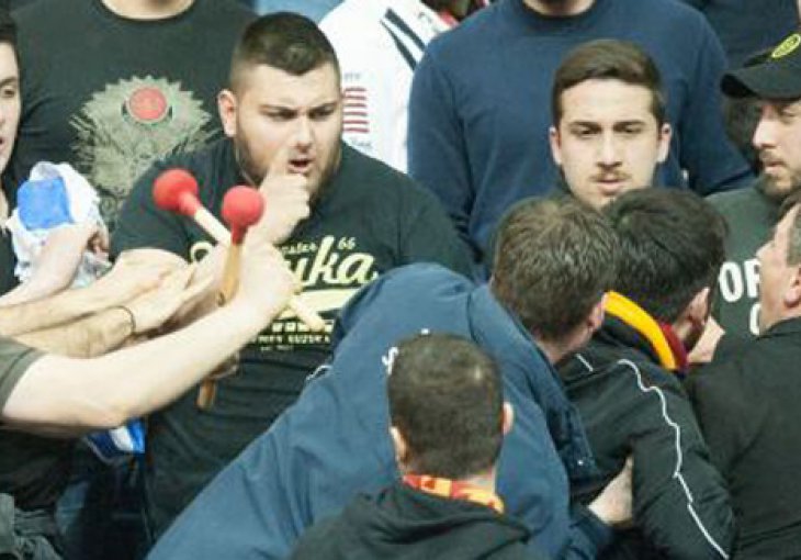 Navijači Galatasaraya izazvali nerede na meču s Albom