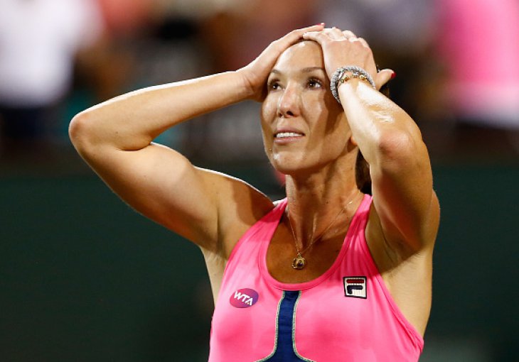 Jelena Janković u finalu, Serena predala bez borbe