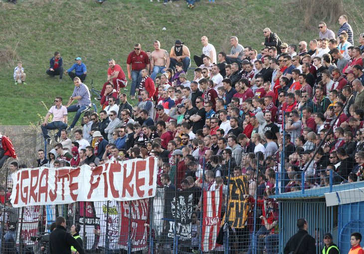 Burno na Koševu: Navijači upali u svlačionicu zbog loših rezultata