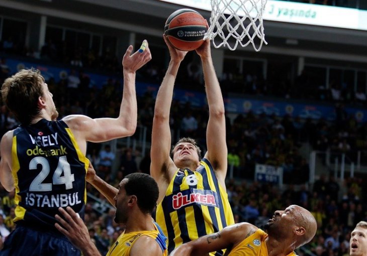 Fenerbahče prvi do završnog turnira, Panathinaikos trojkama produžio seriju