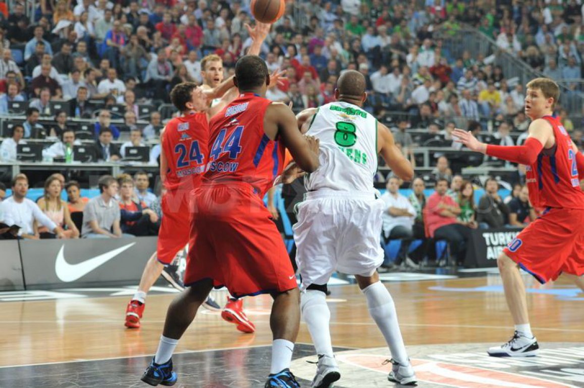 1336826648-cska-moscow-vs-panathinaikos-athens-euroleague-final-four-semifinal-1209056