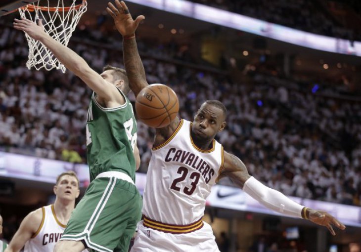 Domaće pobjede Clevelanda i Houstona, Wizardsi ponovo slavili u Torontu