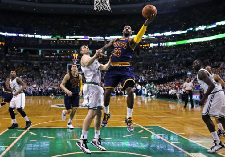Bullsi i Warriorsi slavili nakon produžetaka, LeBron vodio Cavse protiv Bostona
