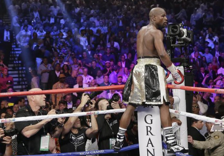 Floyd Mayweather odlukom sudija pobjedio Mannyja Pacquiaoa