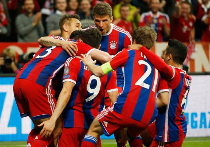 (VIDEO) Kako to radi Bayern Munchen: Na jedan dodir! 