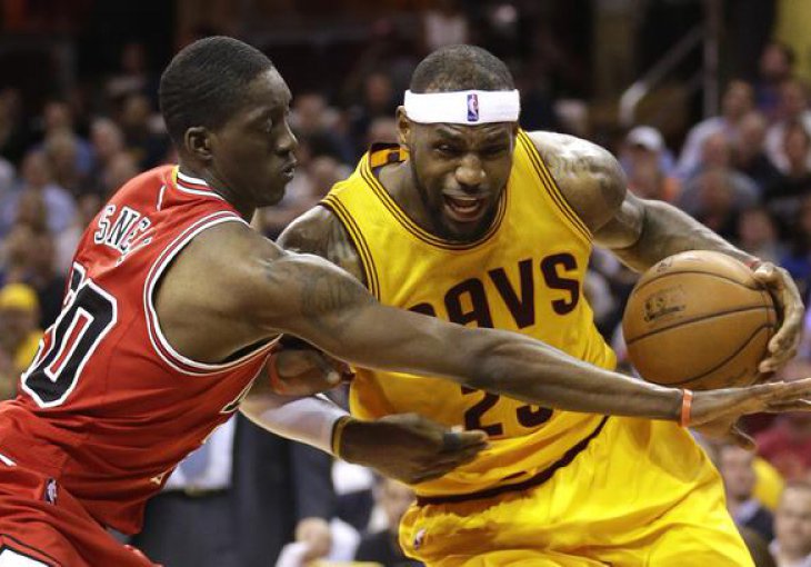 LeBron s 33 poena srušio Bullse, Houston izjednačio protiv Cleppersa