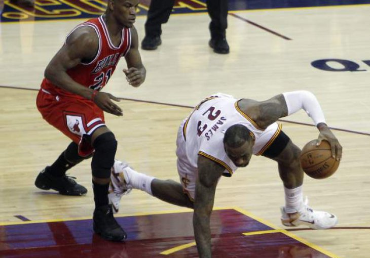 Rose sa zvukom sirene donio pobjedu Chicagu, Clippersi razbili Cavse