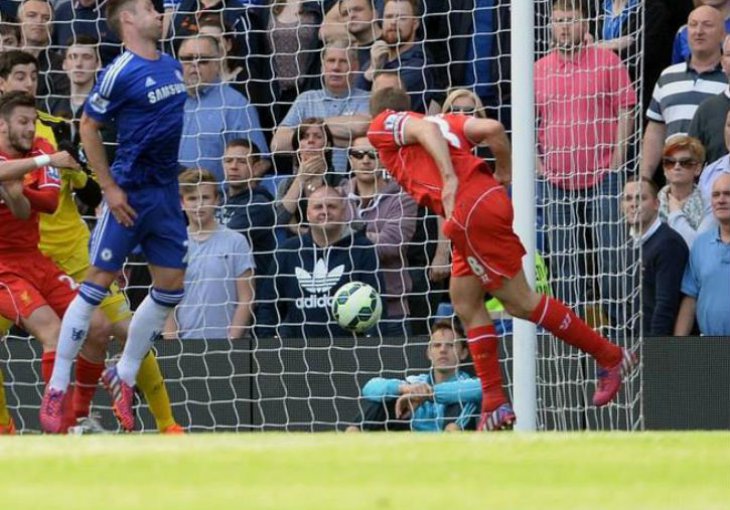 Podjela bodova na Stamford Bridgeu, Gerrard ušutkao domaće navijače