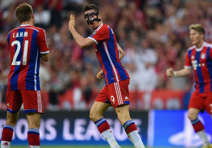 Bayernu pirova pobjeda, Barceloni finale Lige prvaka