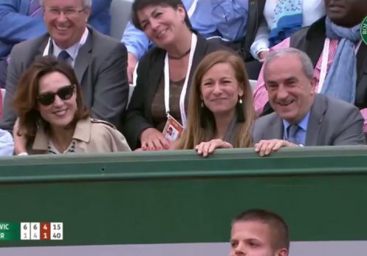 Đoković napravio nevjerovatan potez koji je nasmijao gledaoce u Parizu