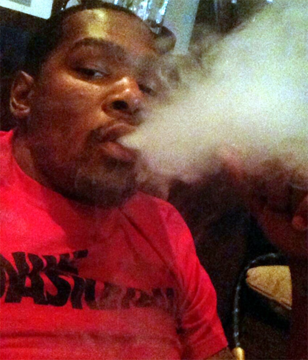 kevin-durant-smoking-1