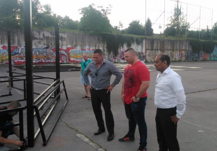 Prvi put u Sarajevu: Borbe u kavezu
