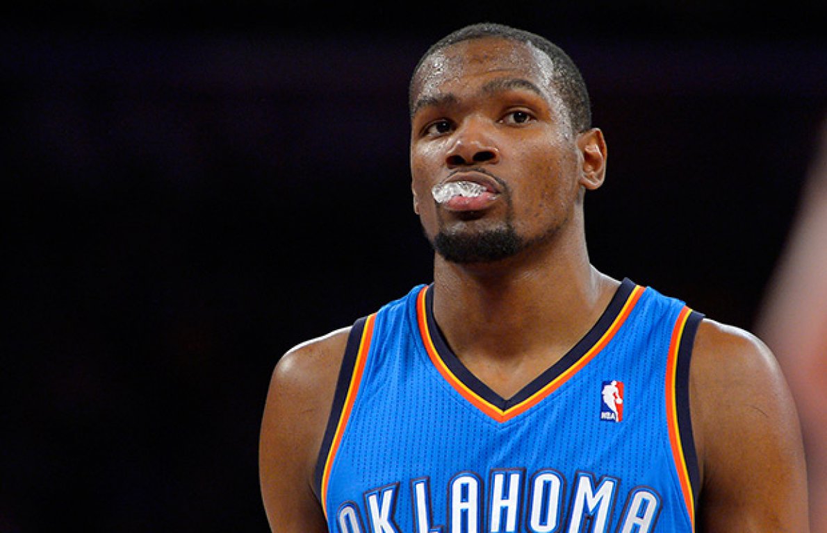 kevin-durant-on-scooter-to-press-conference