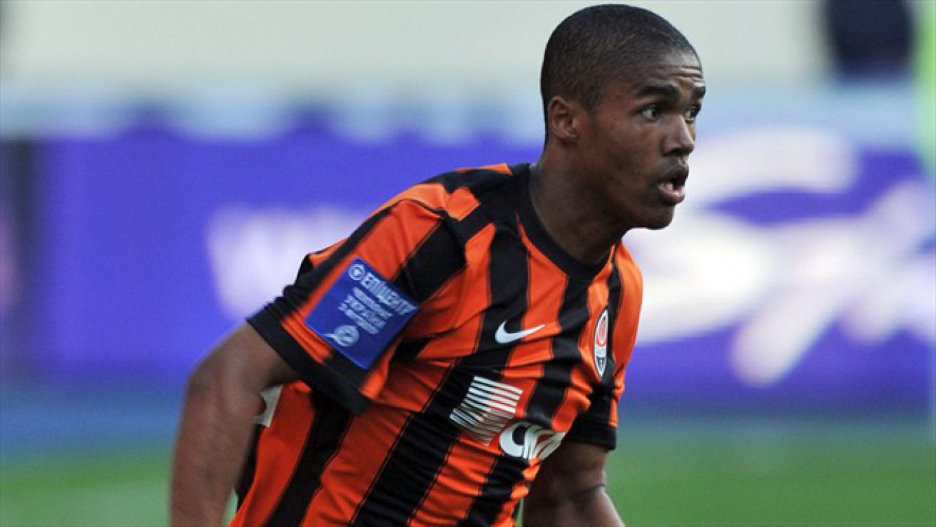 douglas-costa