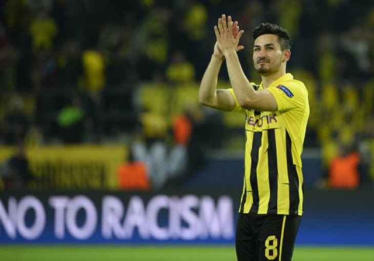 Igrač koji je bio na meti Barcelone i Manchester Uniteda ostaje u svom klubu