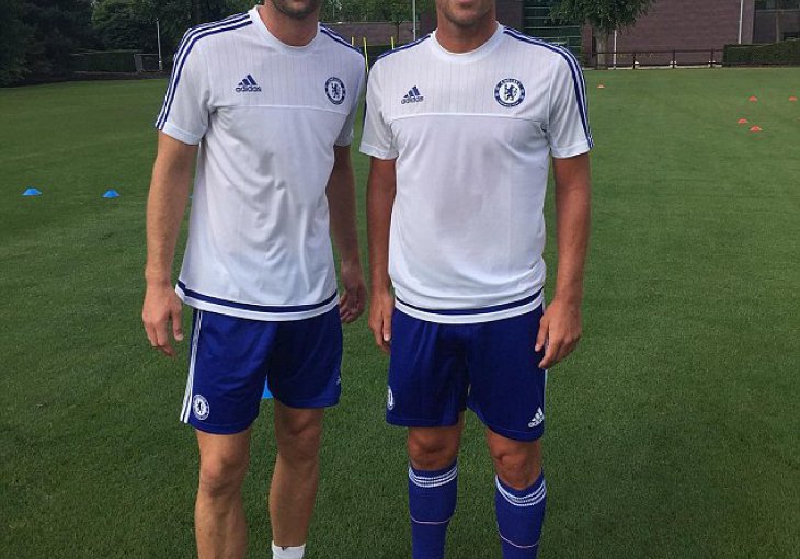 (VIDEO) John Terry protiv Gary Cahilla u driblingu jedan na jedan