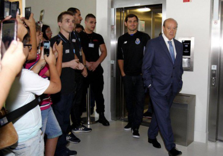 Evo kako je Casillas dočekan u Portu