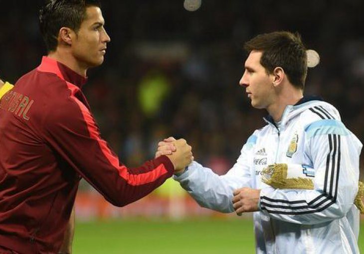 Evo kako bi izgledali Messi i Ronaldo da igraju u 50-im godinama prošlog vijeka